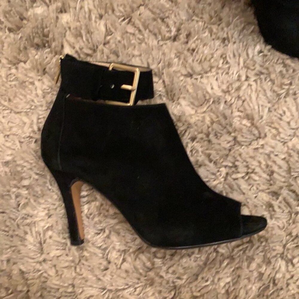 Adriennevittadini Black High Heels Open Toe w Gold Buckle